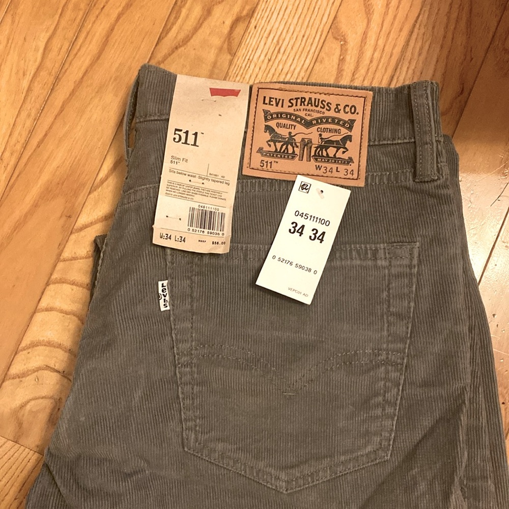Men’s Slim fit Levi corduroy pants